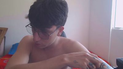 axel_serra live cam on Cam4