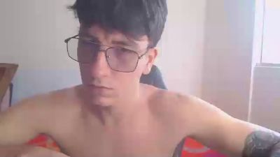 axel_serra live cam on Cam4