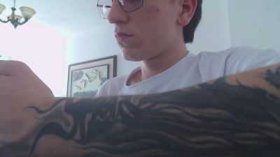 axel_serra live cam on Cam4