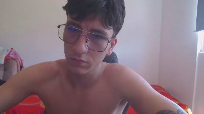 axel_serra live cam on Cam4