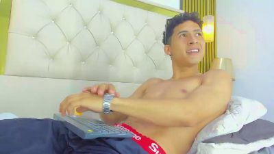 axel_tonny3 live cam on Cam4