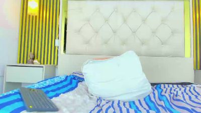 axel_tonny3 live cam on Cam4