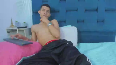 axel_tonny3 live cam on Cam4