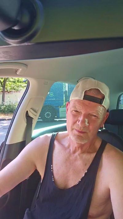 axelblows live cam on Cam4
