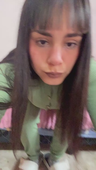 aye225 live cam on Cam4