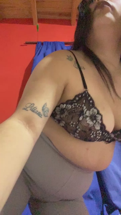 aye225 live cam on Cam4
