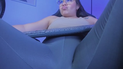 ayla33_ live cam on Cam4