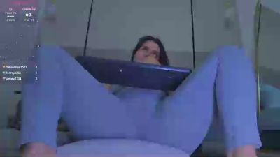 ayla33_ live cam on Cam4