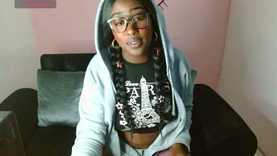 aylany_brunett live cam on Cam4