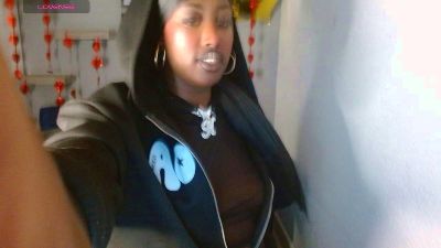 aylany_brunett live cam on Cam4