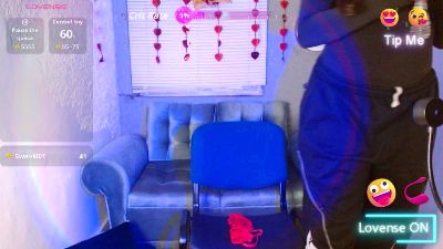 aylany_brunett live cam on Cam4