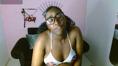 aylany_brunett live cam on Cam4