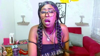 aylany_brunett live cam on Cam4