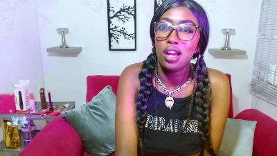 aylany_brunett live cam on Cam4