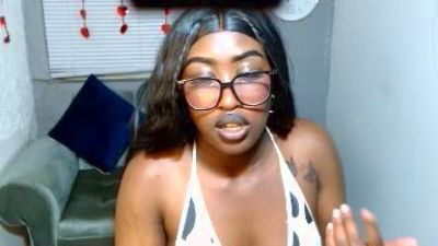 aylany_brunett live cam on Cam4
