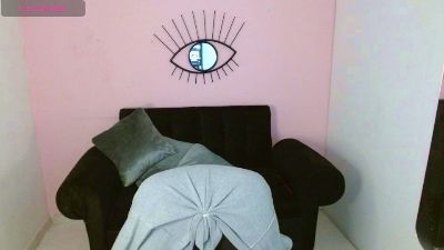 aylany_brunett live cam on Cam4