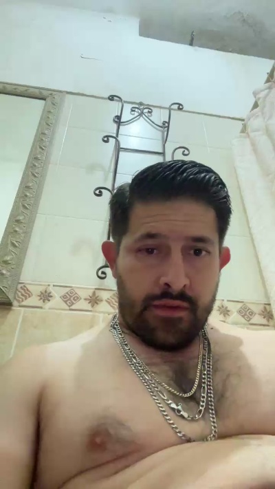 azari92 live cam on Cam4