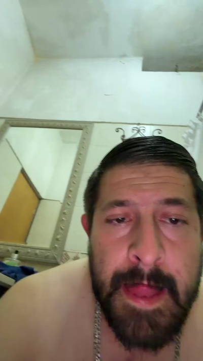 azari92 live cam on Cam4