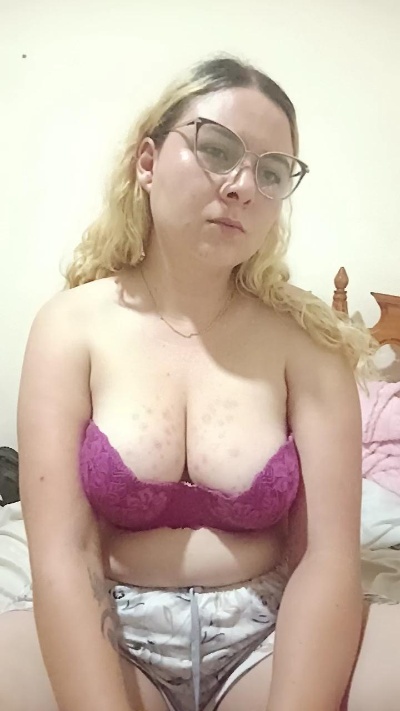 babylina720 live cam on Cam4