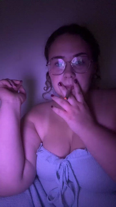 babyyfarah live cam on Cam4
