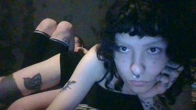 badraemilia live cam on Cam4