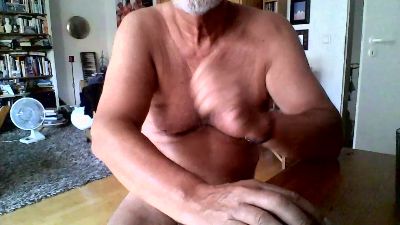 baerenkerl01 live cam on Cam4