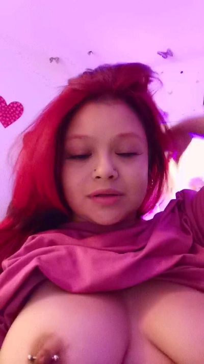 barbiee_doll live cam on Cam4