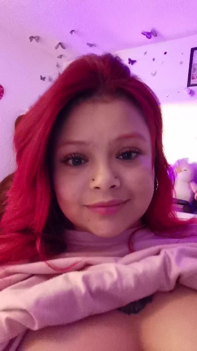 barbiee_doll live cam on Cam4