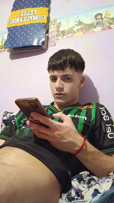 bbauti23 live cam on Cam4