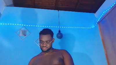 bbc_stallionn live cam on Cam4