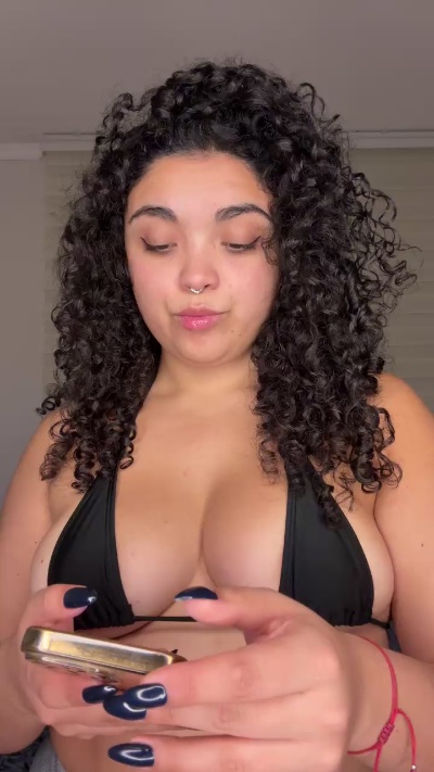 bbycurlyy live cam on Cam4