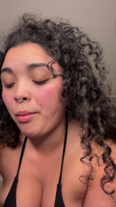 bbycurlyy live cam on Cam4