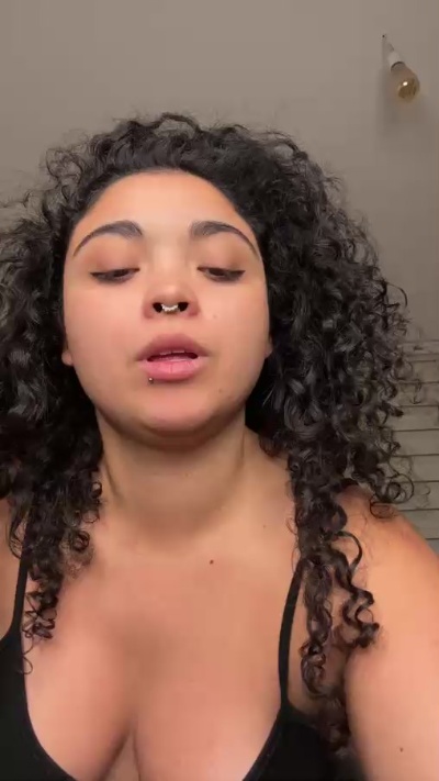 bbycurlyy live cam on Cam4