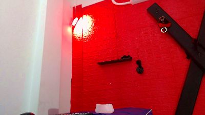 bdsmforever18 live cam on Cam4