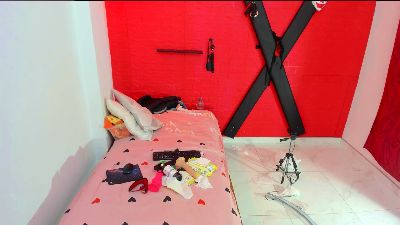bdsmforever18 live cam on Cam4