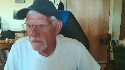 beachbear22 live cam on Cam4