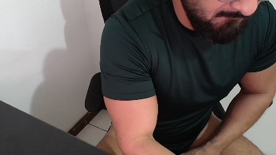 beard_man_sexy live cam on Cam4
