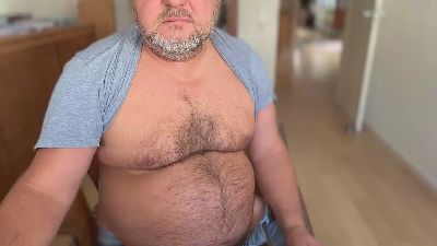 bearlover38 live cam on Cam4