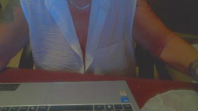 beatrixkiddd live cam on Cam4