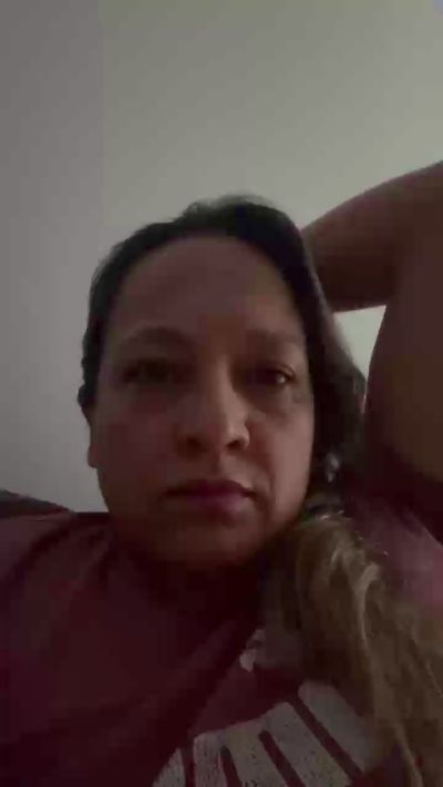 bebe33 live cam on Cam4