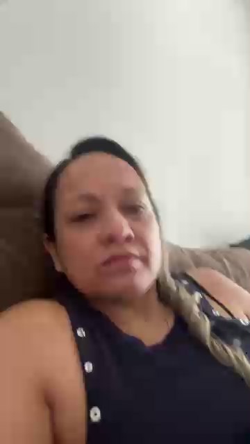 bebe33 live cam on Cam4