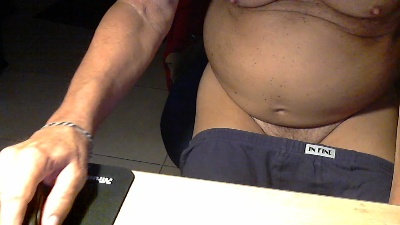 bebert02 live cam on Cam4