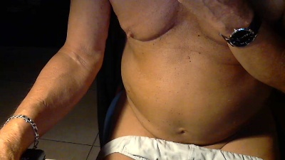 bebert02 live cam on Cam4