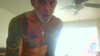 behind4blueyes live cam on Cam4