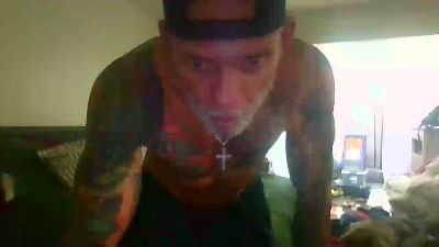 behind4blueyes live cam on Cam4