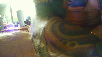 behind4blueyes live cam on Cam4