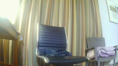 behind4blueyes live cam on Cam4