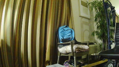 behind4blueyes live cam on Cam4
