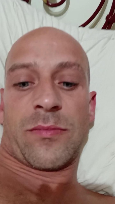 belcazzone26 live cam on Cam4