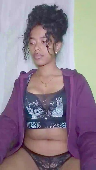 bella2 live cam on Cam4